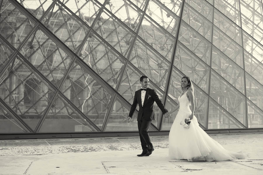 Engagement photographer in Paris