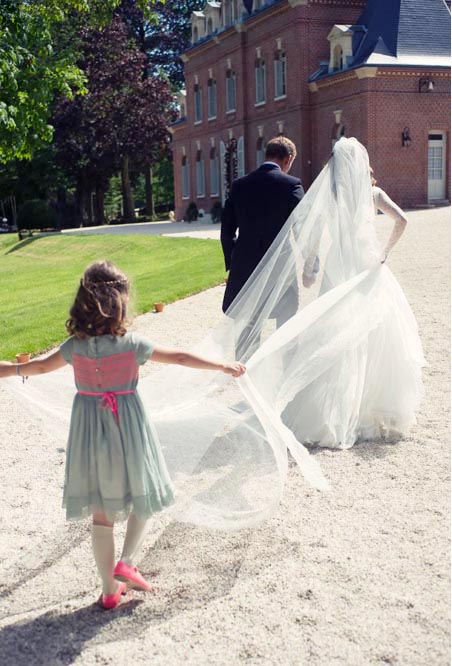 Destination Paris wedding photographer elopement family portraits