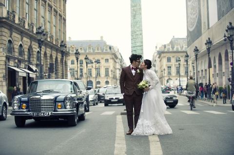 Destination wedding Paris photographer