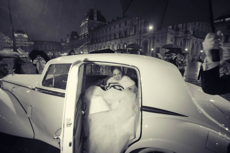 paris elopement with rain