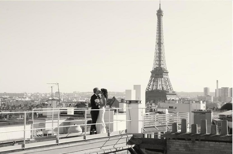 Elope in Paris Photographer videographer