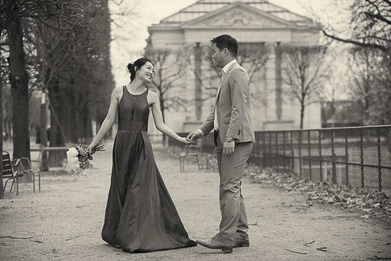 Paris pre-wedding photographer