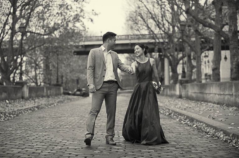 Paris pre-wedding photographer